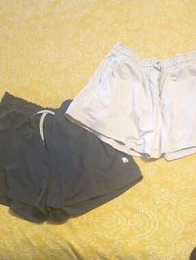 Vuori High Rise Halo Shorts